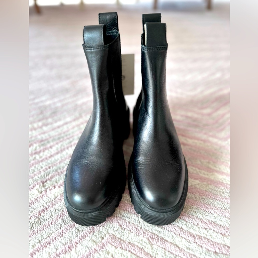 Maje platform leather Chelsea boots. NWT. Size FR38/US37